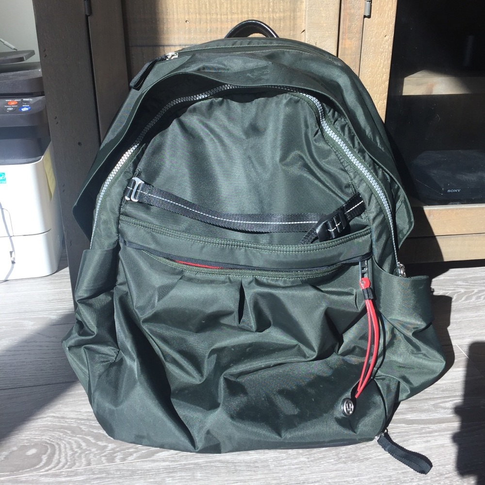 PACK IT UP BACK PACK DARK GREEN LULULEMON RARE